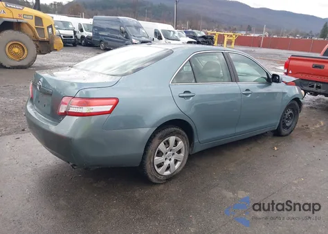 2010 Toyota Camry Le z USA, uszkodzony, nr VIN 4T1BF3EK5AU524236